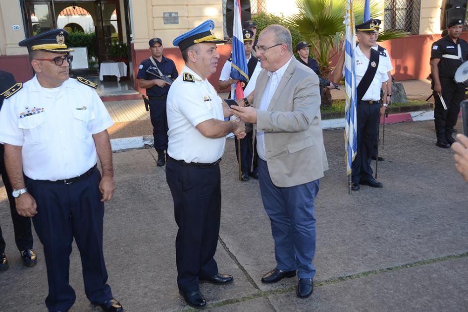 Entrega de medallas por mas de 30 años de servicios ininterrumpidos. Entrega de medallas por mas de 30 años de servicios ininterrumpidos.