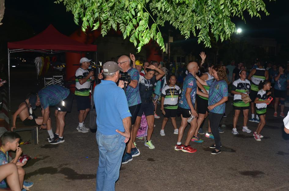 Competidores bailando