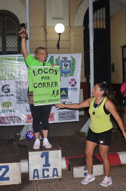 Competidora con premio
