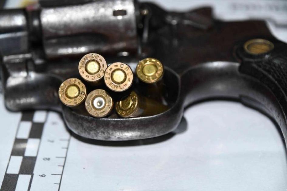 revolver incautado revolver incautado