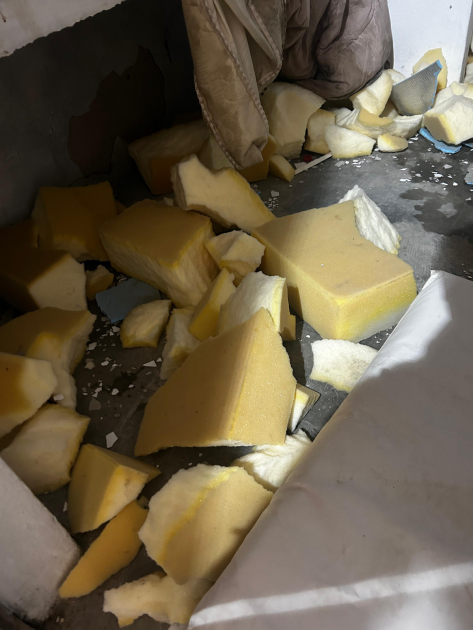 Daños de colchón en celdario Daños de colchón en celdario