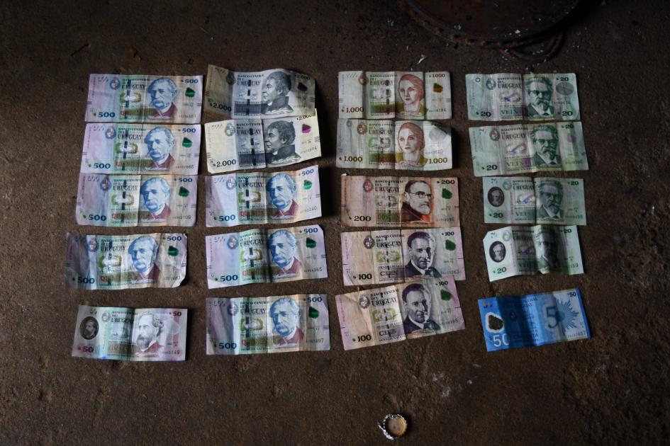 Dinero discriminado incautado en allanamientos de la BDA por estupefacientes Dinero discriminado incautado en allanamientos de la BDA por estupefacientes