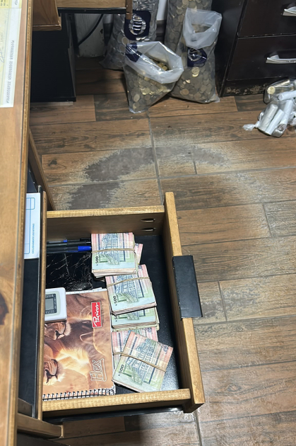 Dinero incautado por la policía. Dinero incautado por la policía.