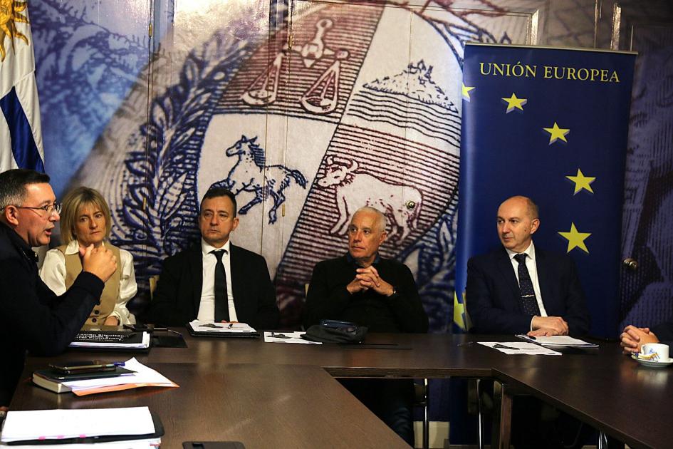 Ministro y Subsecretaria del Ministerio, Director de la Policía y autoridades de Eurofront Ministro y Subsecretaria del Ministerio, Director de la Policía y autoridades de Eurofront