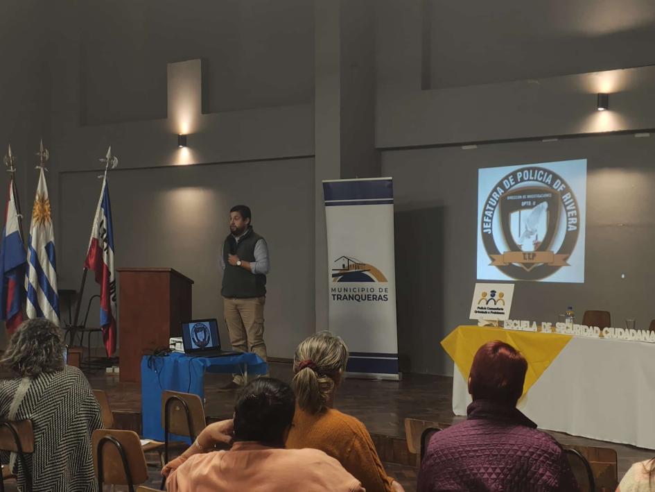 Escuela de Seguridad Ciudadana Escuela de Seguridad Ciudadana