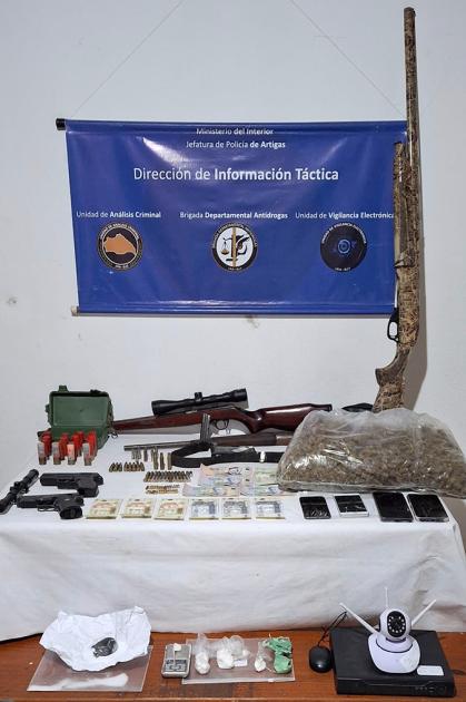 Elementos incautados por la policía.