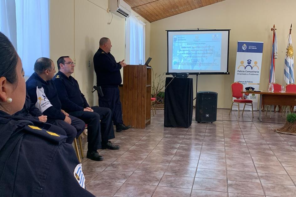 Exposición Sargento Silveira de Policía Comunitaria de Artigas.