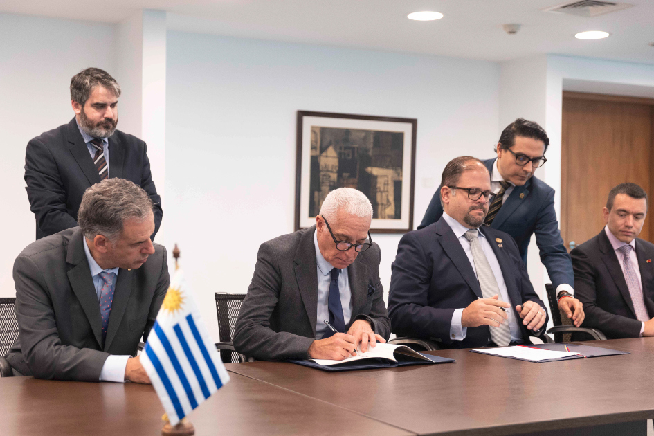 Uruguay y Ecuador suscriben acuerdo de cooperación en materia de seguridad Uruguay y Ecuador suscriben acuerdo de cooperación en materia de seguridad
