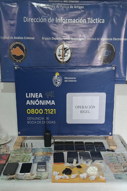 Elementos incautados por la policía. Elementos incautados por la policía.