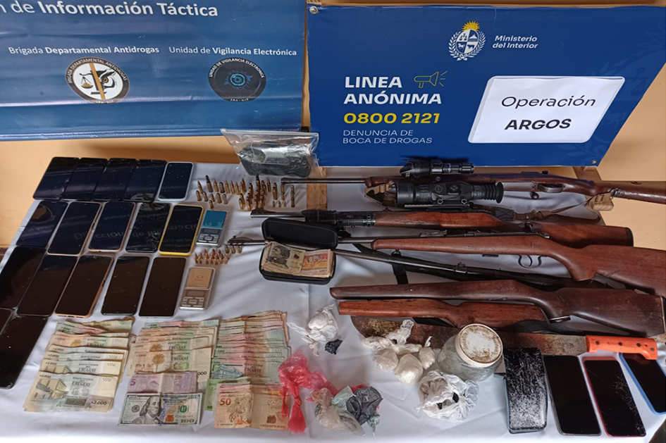 Elementos incautados por la policía.