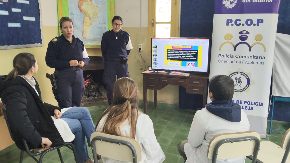 Tallesitas de PCOP en escuela rural Talleristas