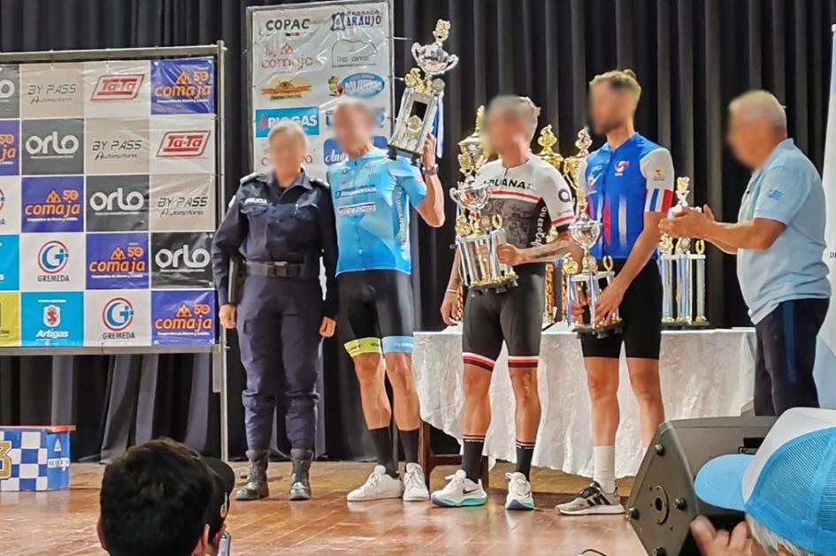 Entrega de trofeos a ganadores de las 500 Millas del Norte. Entrega de trofeos a ganadores de las 500 Millas del Norte.