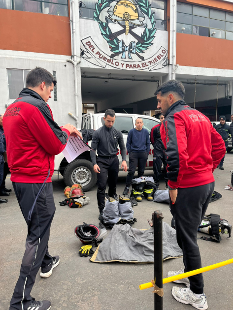 Competencias bomberiles Equipandose
