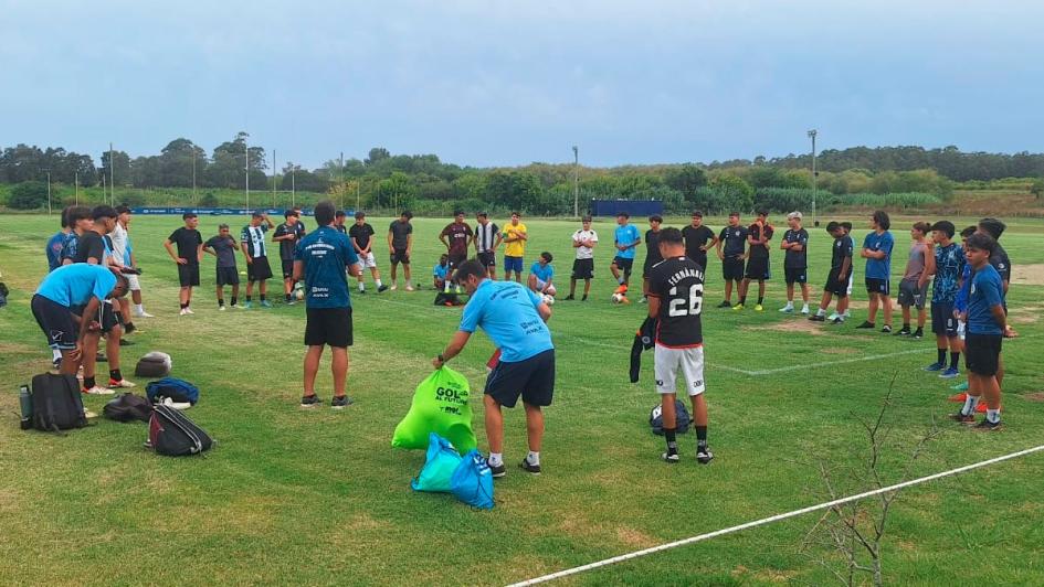 Equipos de Sub 16 / 18 Pam Universitario Inicio pretemporada 2025