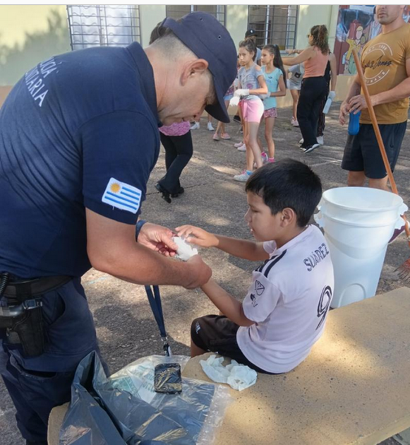 Jornada de limpieza de Escuela Nro. 10 Jornada de limpieza de Escuela Nro. 10