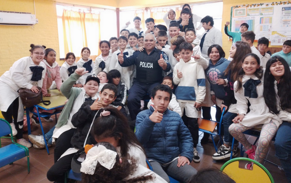 Taller uso responsable de las redes sociales y protección de datos personales Taller uso responsable de las redes sociales y protección de datos personales