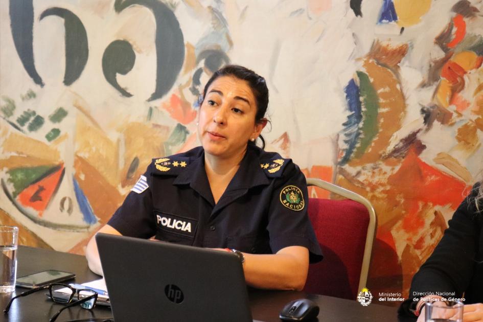 Sra. Encargada de la DNPG Comisario General Angelina Ferreira 