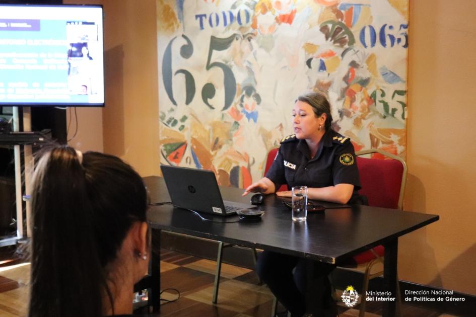 Exposición día 1 sobre competencias y funcionalidades DIMOE