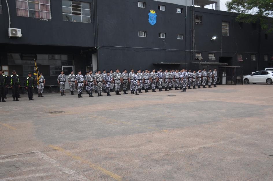 Efectivos policiales formados dos Efectivos policiales formados dos