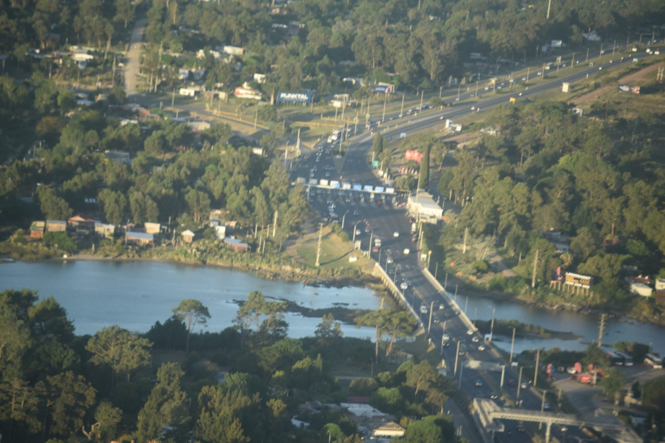 Observación aérea del flujo vehicular en el Peaje de Pando por Operativo Retorno por Carnaval