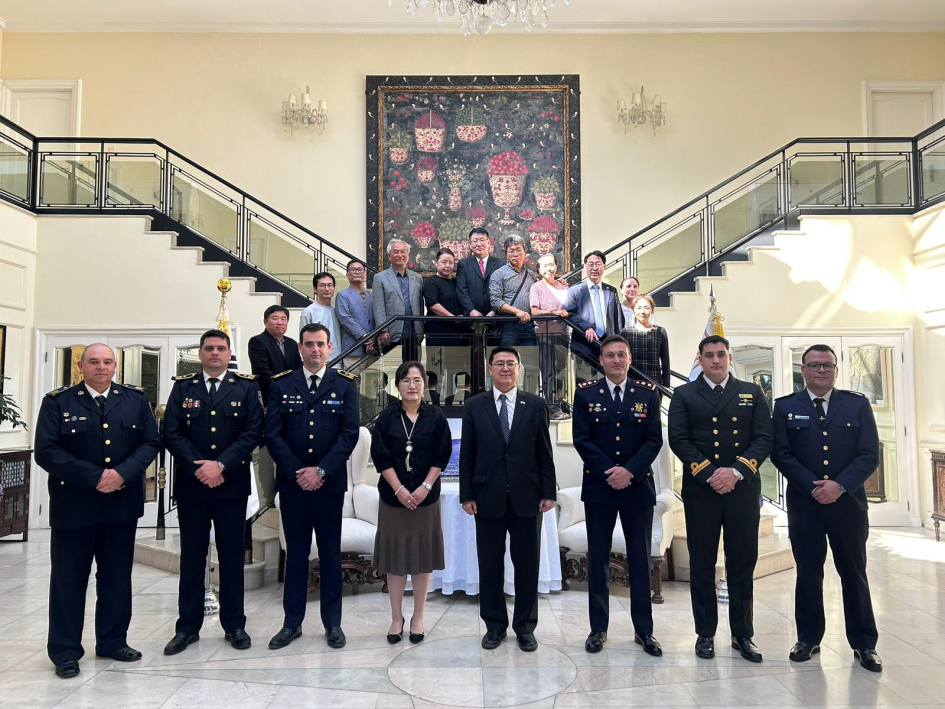 Embajador de Corea, su esposa y autoridades en jornada de seguridad vial para ciudadanos coreanos