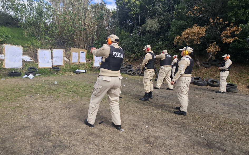 La instrucción de tiro se realizara en el polígono de tiro de la Escuela de Policía