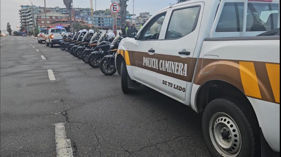 Móviles de Policía Caminera dispuestos para la 80° Vuelta Ciclista Móviles de Policía Caminera dispuestos para la 80° Vuelta Ciclista