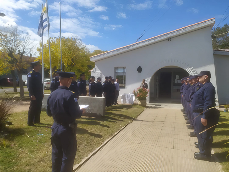 Formación de Policías de Zona Operacional I que recibiran los Pin de años de servicio Formación de Policías de Zona Operacional I que recibiran los Pin de años de servicio