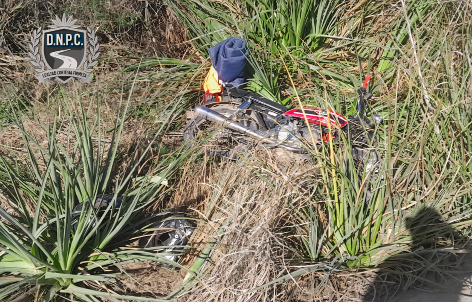 Moto en la que circulaban los dos detenidos
