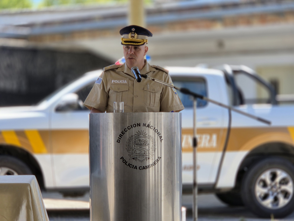 Subdirector de Caminera Comisario Mayor Helio Neves Rocha durante el discurso