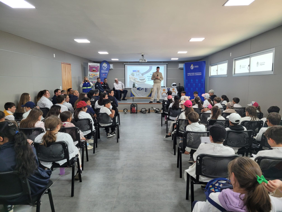 Exposición del Centro General de Instrucción en la Intendencia de Rocha a escolares