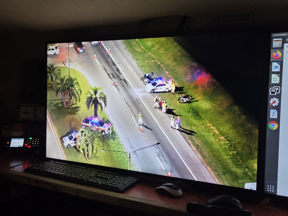 El monitoreo de las imágenes del dron se realizan en tiempo real desde la Base Móvil