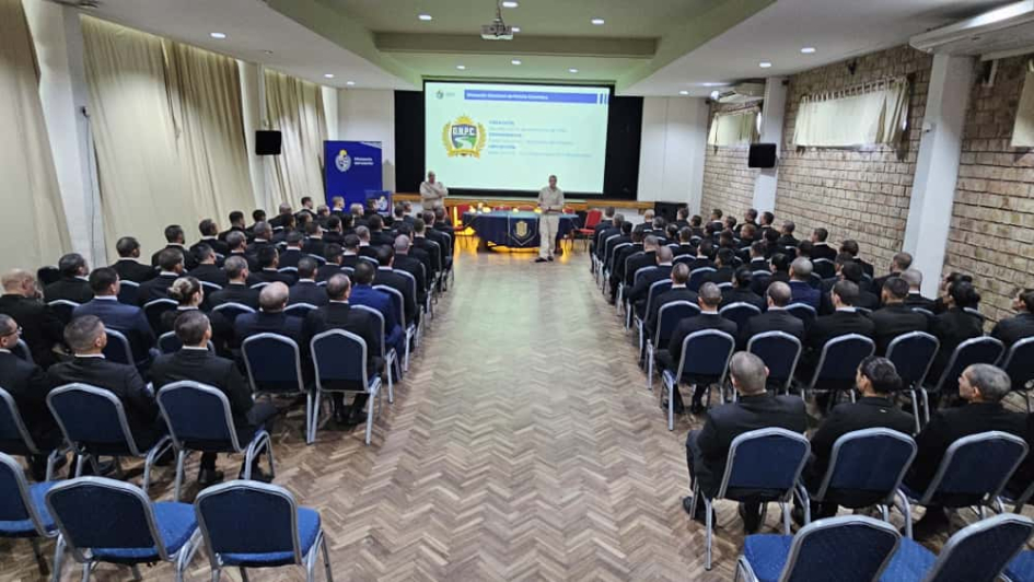 El curso, de 450 horas, se realizará en la Dirección Nacional de la Educación Policial y en Caminera
