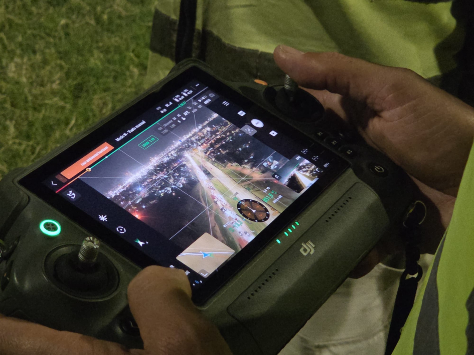La calidad de la imagen en pantalla permite identificar con claridad vehículos y personas