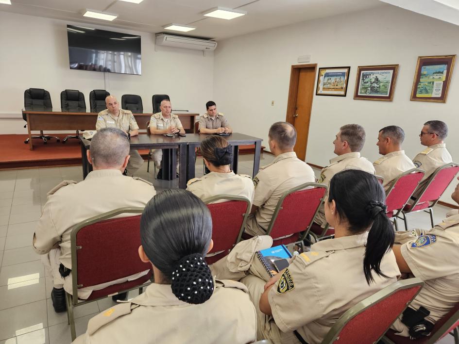 Reunión de trabajo con los jefes regionales y de los distintos destacamentos de Caminera Reunión de trabajo con los jefes regionales y de los distintos destacamentos de Caminera