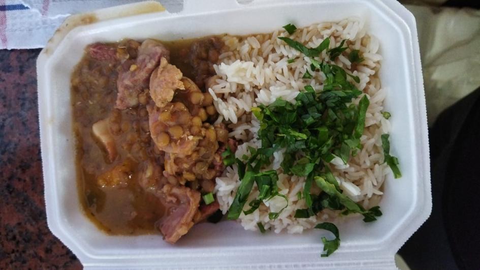 Foto de marmita con menú del día. Foto de marmita con menú del día.