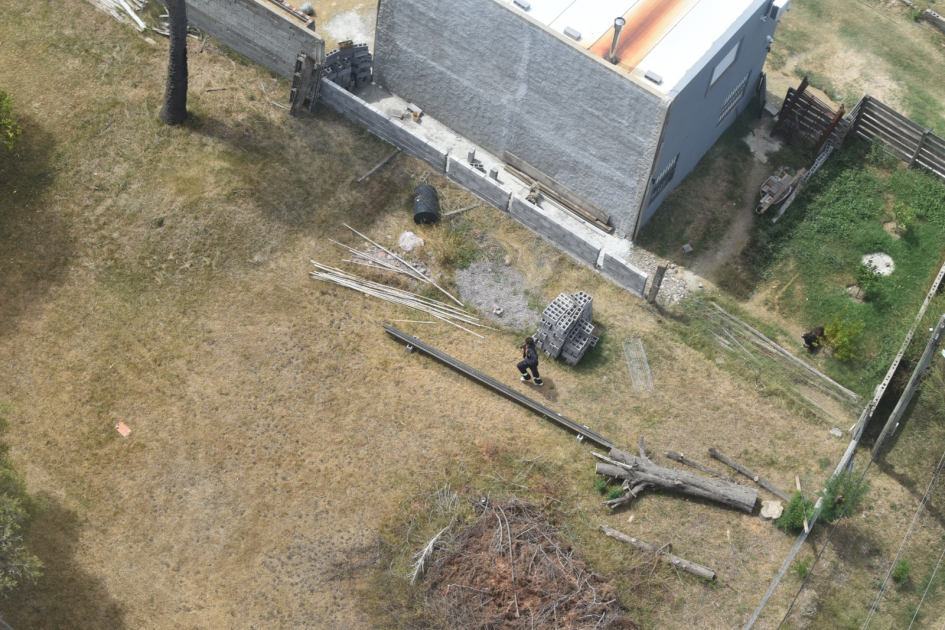 imágenes aéreas del reculso fugando por los campos imágenes aéreas del reculso fugando por los campos