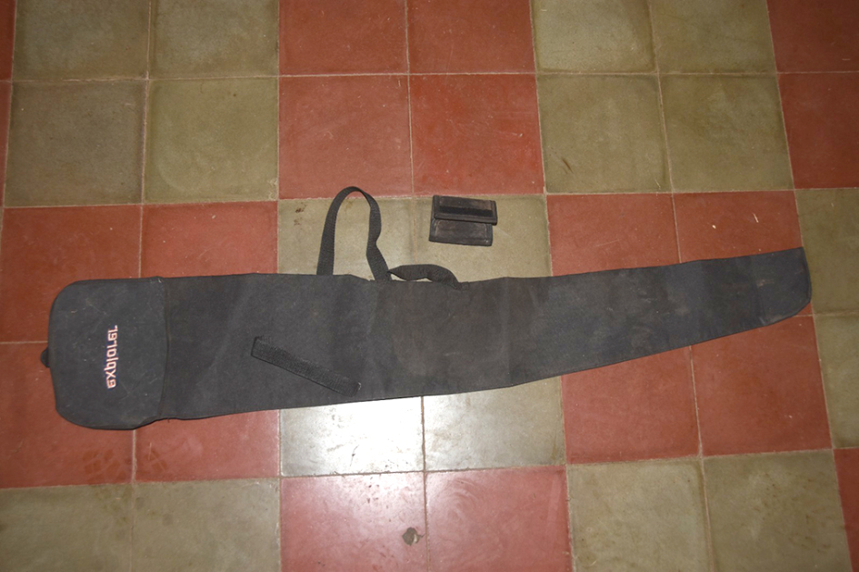 Funda para rifle y cargadores. Funda para rifle y cargadores.