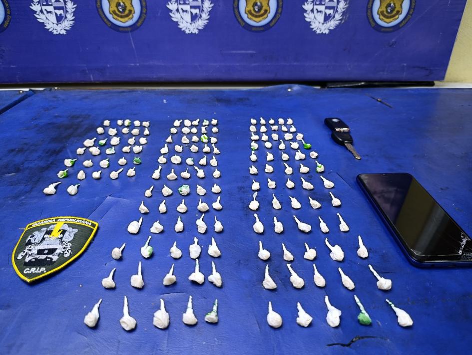 dosis incautadas al detenido dosis incautadas al detenido