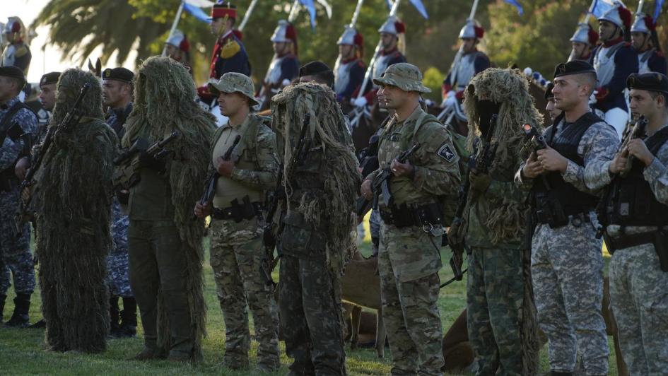 Efectivos formados para la ceremonia 