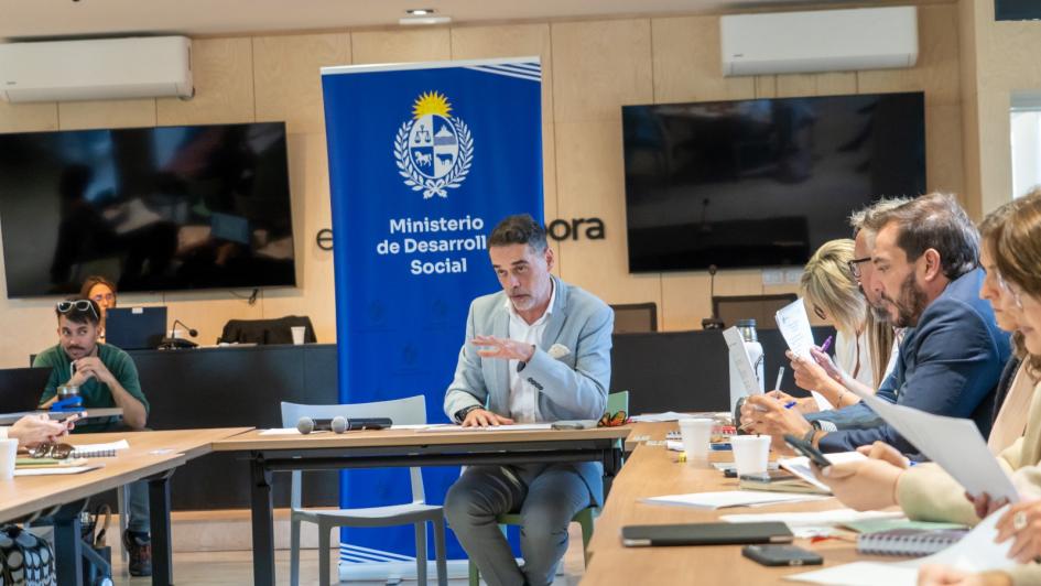 Subsecretario del MIDES en la Primera sesión del Consejo Nacional de Políticas Sociales Subsecretario del MIDES en la Primera sesión del Consejo Nacional de Políticas Sociales