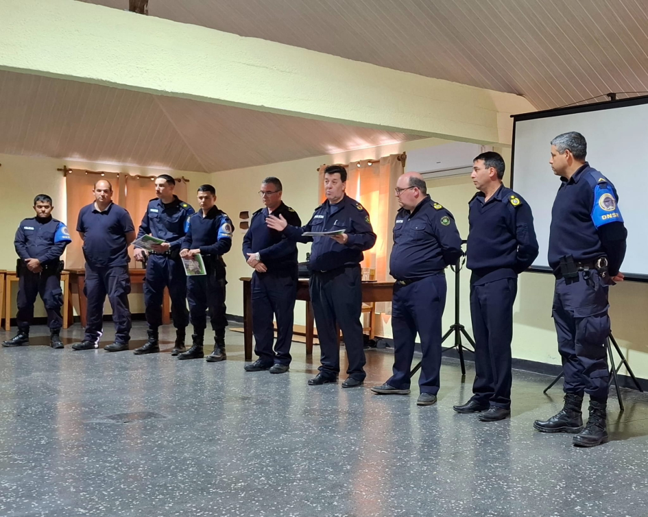 Grupo de la DNSR en jornada de legislacion en el interior del centro de convenciones Grupo de instructores formados en jornada de legislacion en el interior del centro de convenciones