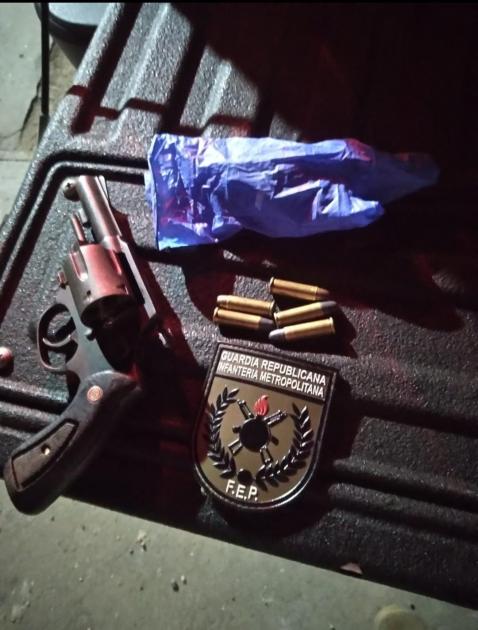 Arma y municiones incautadas por la Policía de San José Detalles de la incautación