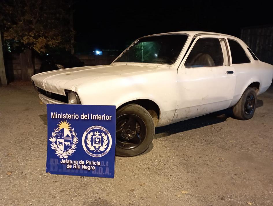 Automóvil utilizado, incautado Automóvil color blanco incautado