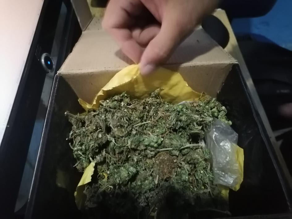 Droga que se intentaba comercializar Envoltorio con marihuana en su interior