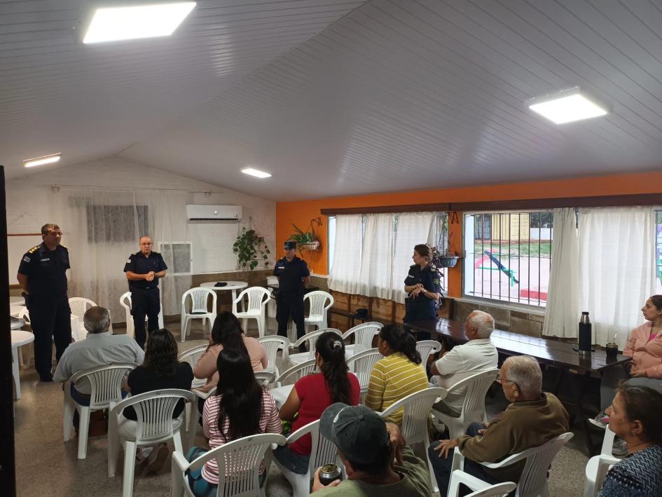 Reunión de personas Reunión con vecinos