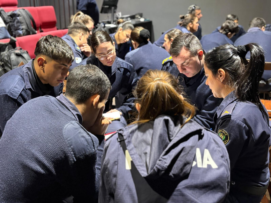 Capacitación a policías Capacitación a policías