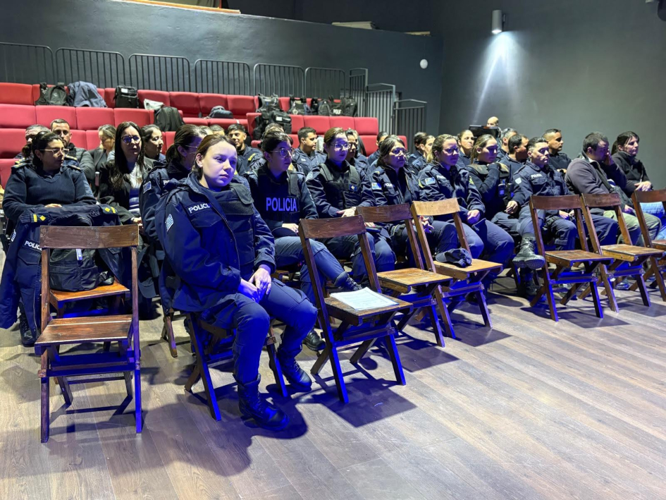 Capacitación a policías Capacitación a policías