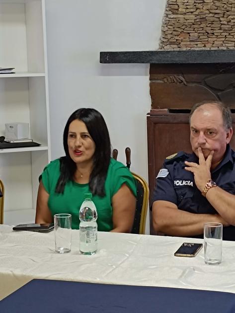 Dra. Verónica Bujarin Comisario General Victor Trezza Dra. Bujarin Jefe de Policía de Canelones