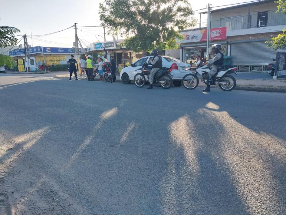 Operativo de Control Vehicular e identificación de personas en Ciudad del Plata Operativo de Control Vehicular e identificación de personas en Ciudad del Plata